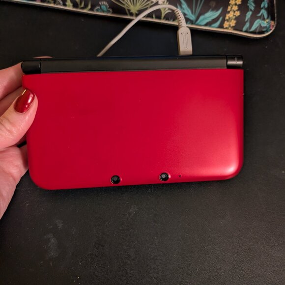 Nintendo 3DS XL, red, includes case and 15 games - Picture 8 of 8